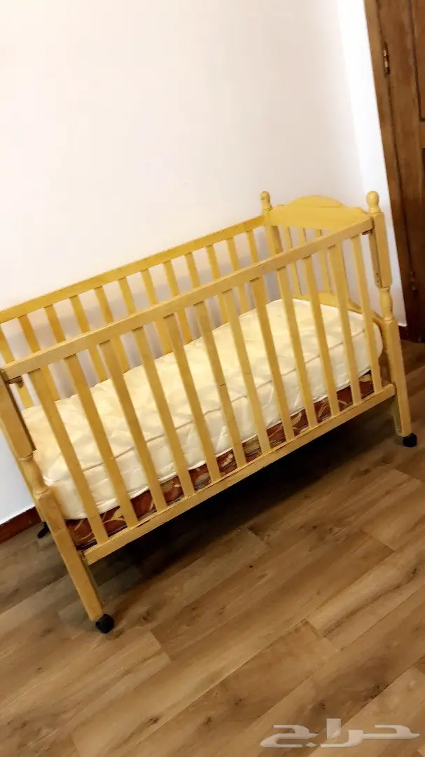 سرير اطفال 