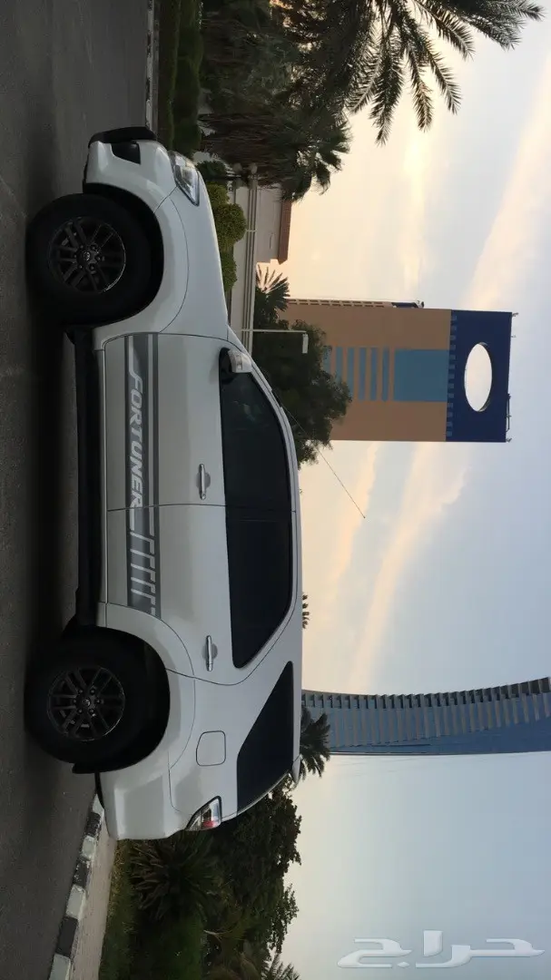 للبيع تويوتا فورتشنر دبل موديل 2015 4 سلندر