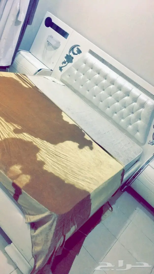 للبيع غرفة نوم  نظيفة لون لؤلؤي (image 2)