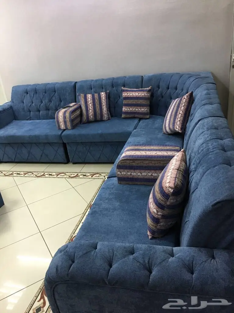 كنب فاخر مُفَصَّل حديثًا - فرصة لا تُفوَّت! (image 1)