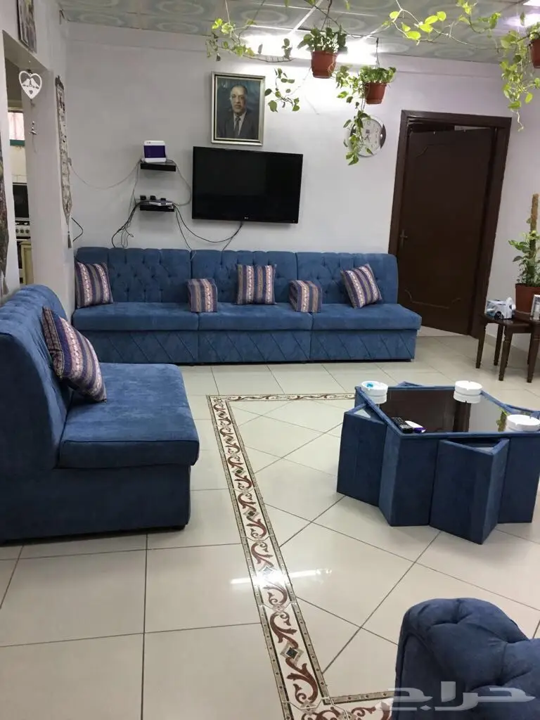 كنب فاخر مُفَصَّل حديثًا - فرصة لا تُفوَّت! (image 2)