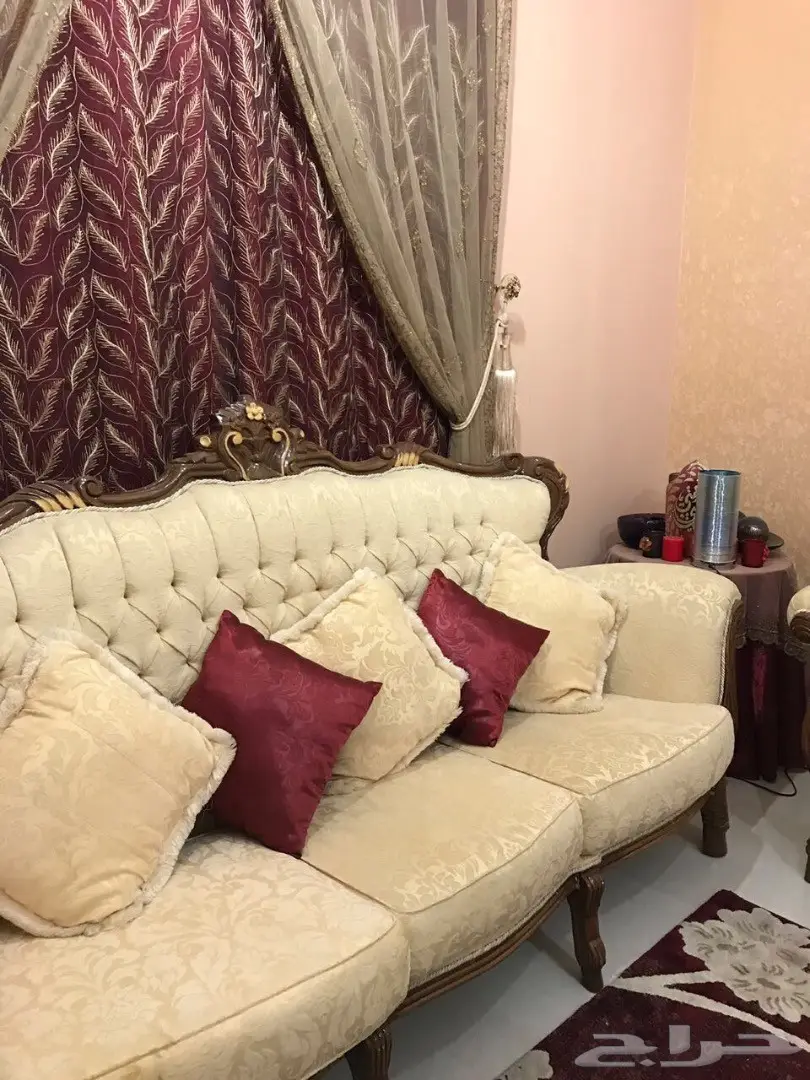 كنب ضيوف بحالة جيدة للبيع بجدة (image 2)