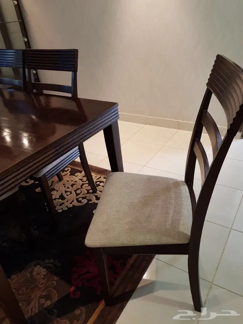 طاولة طعام مع الدولاب من هوم بلازا (image 2)