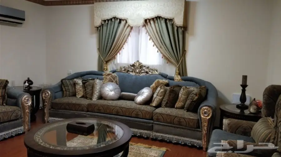 كنب كلاسيكي فخم - فرصة لا تُفوّت! (image 3)