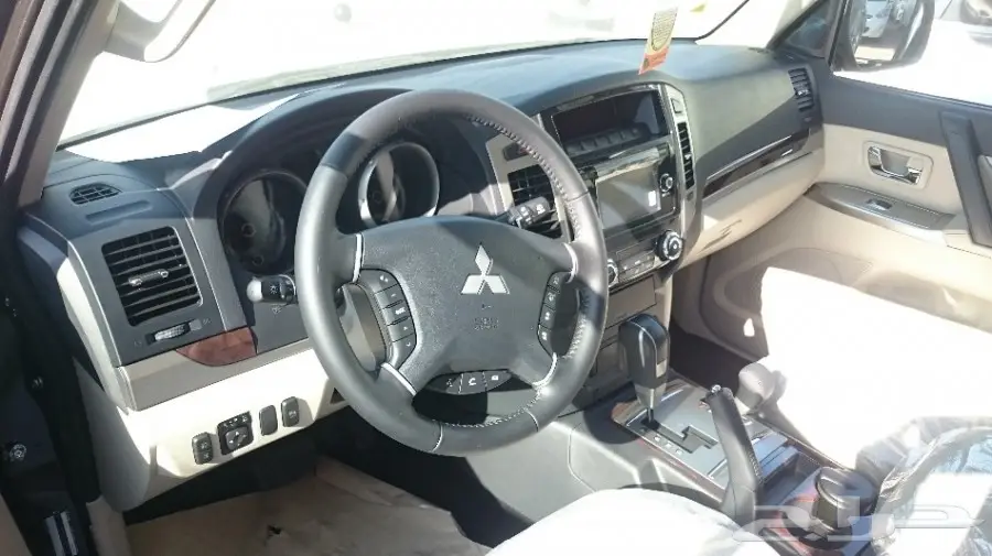 ميتسوبيشي باجيرو 3.5 موديل 2017 خليجي (image 5)