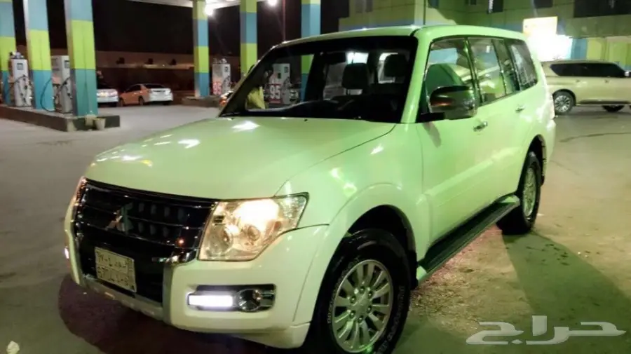 للبيع ميتسوبيشي باجيرو 2012 نظيف (image 1)