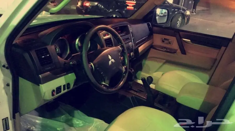 للبيع ميتسوبيشي باجيرو 2012 نظيف (image 3)