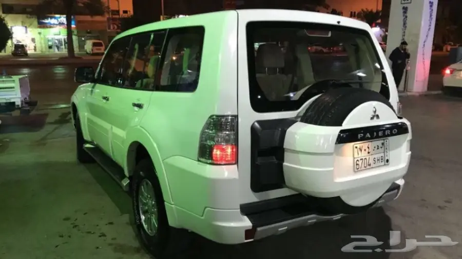 للبيع ميتسوبيشي باجيرو 2012 نظيف (image 6)