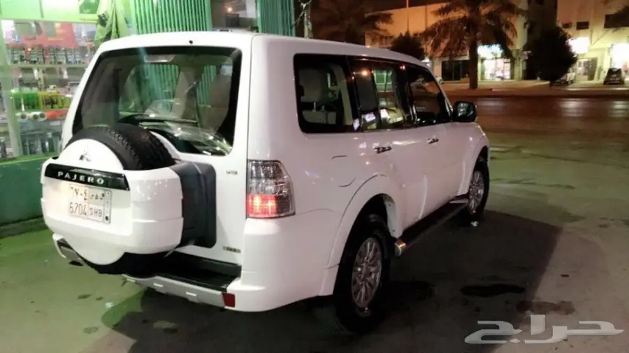 للبيع ميتسوبيشي باجيرو 2012 نظيف (image 7)