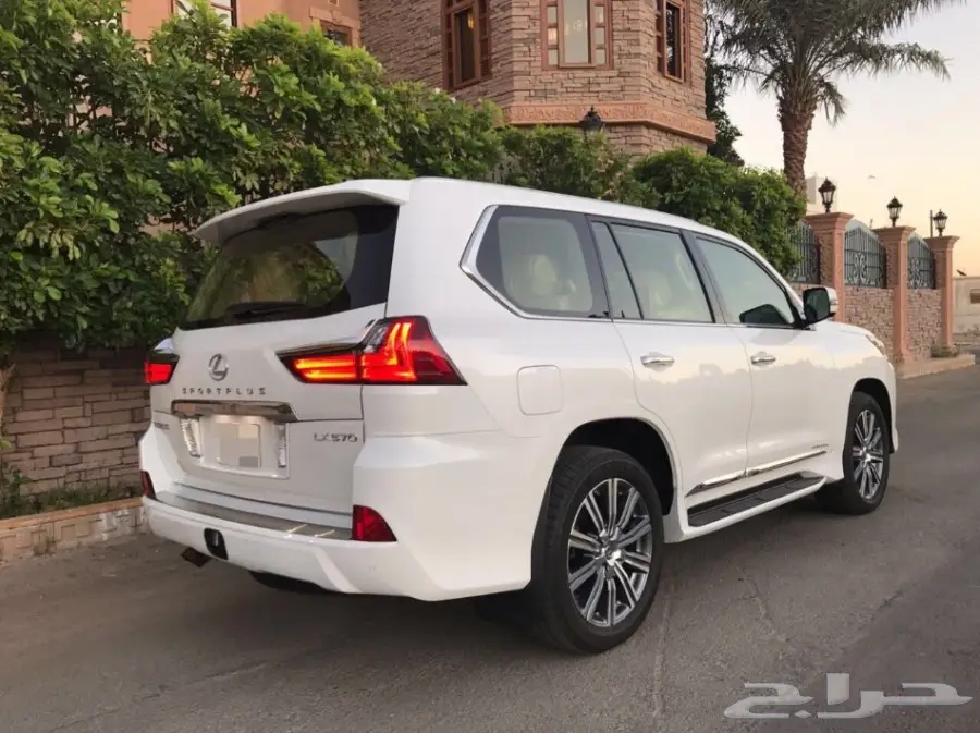 جيب لكزس 2017 فل كامل 
