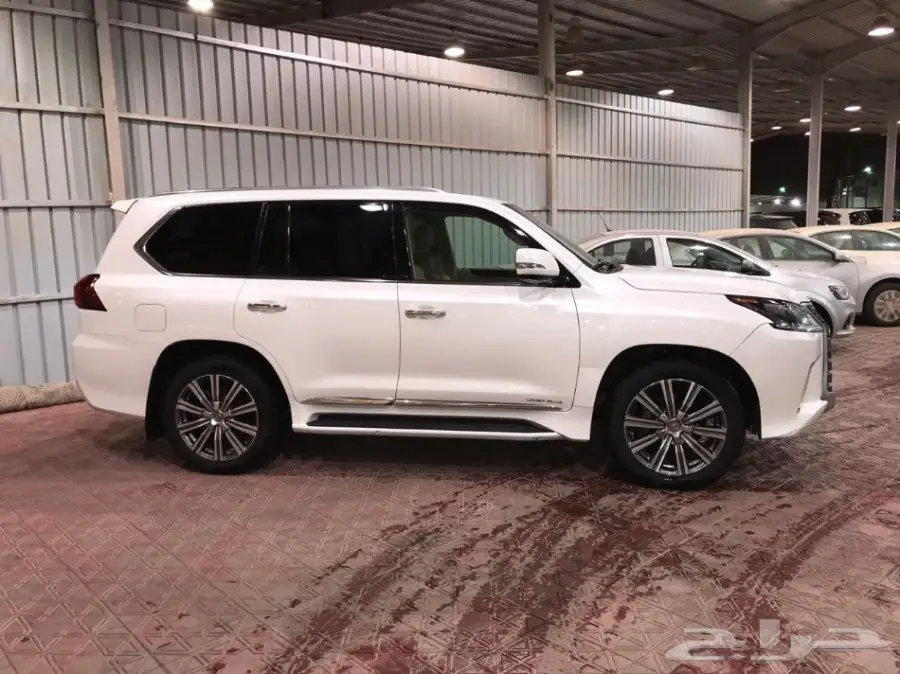 لكزس ال اكس 570 ابيض 2016 - معرض سما 2 (image 7)