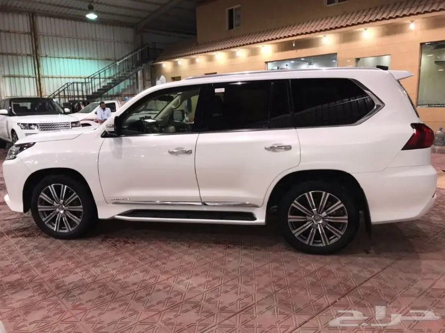 لكزس ال اكس 570 ابيض 2016 - معرض سما 2 (image 10)