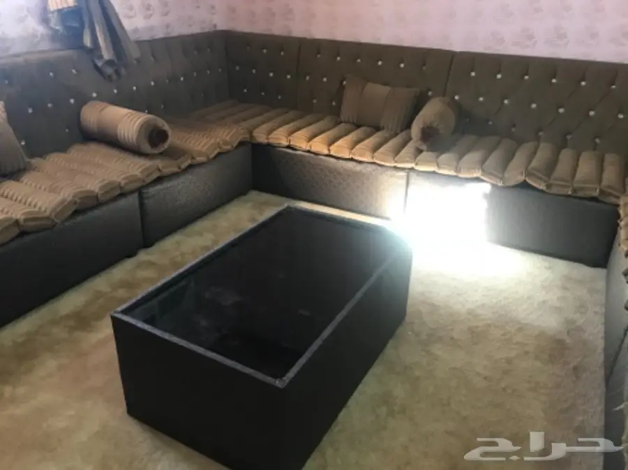 مجلس نظيف للبيع 