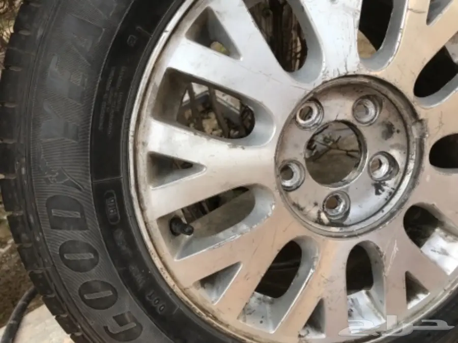 جنط فورد كراون فكتوريا كما بالصورة مع الكفر  (image 1)