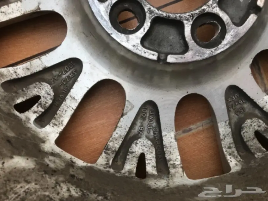 جنط فورد كراون فكتوريا كما بالصورة مع الكفر  (image 3)