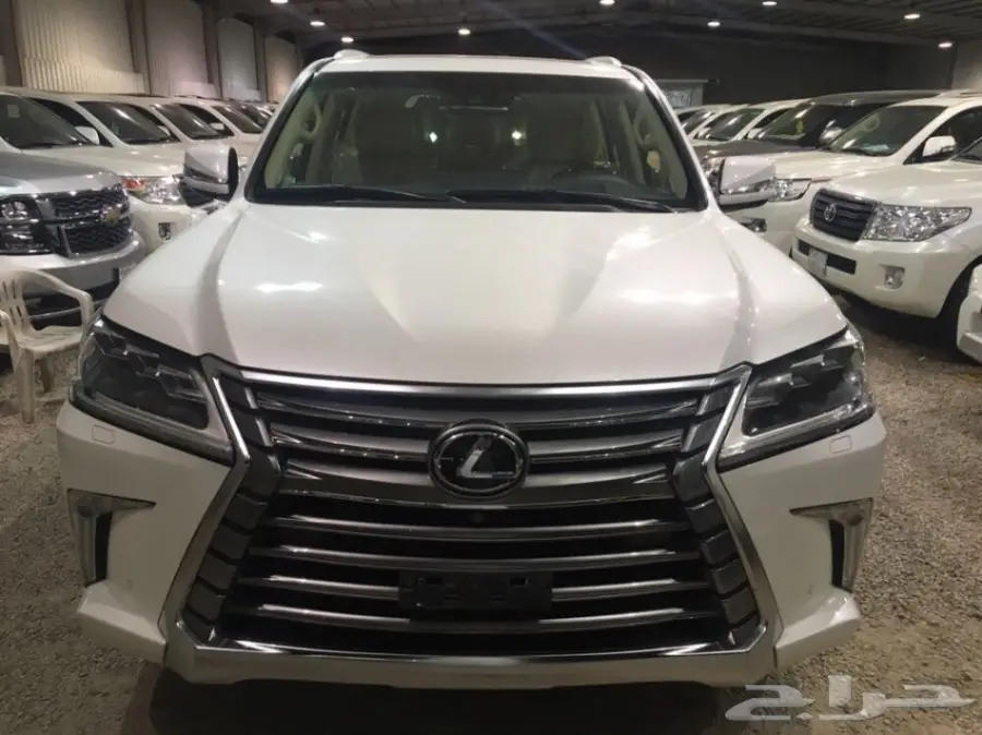 للبيع جيب لكزس 2016 ماشي 18 الف اخو الجديد (image 8)