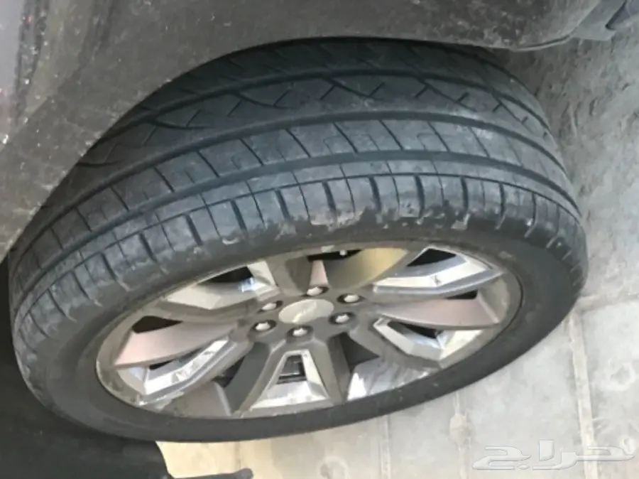 للبيع جنوط مع كفراتها مقاس 22 تاهو 2016 (image 2)