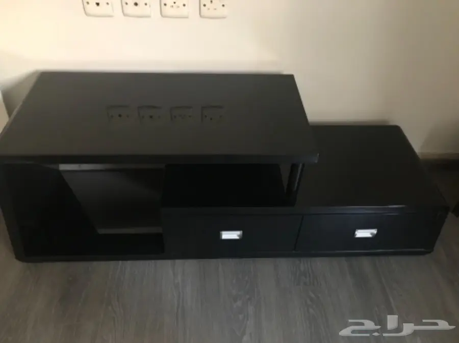 طاولة تلفزيون اسود كامل