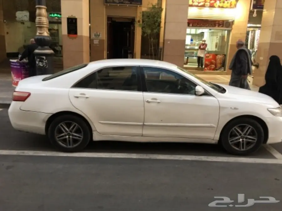 كامري موديل قير عادي  للبيع العاجل 2010 (image 2)