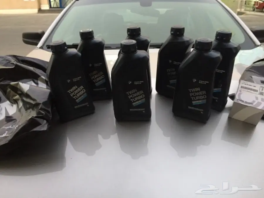 للبيع زيت محرك اصلي لسيارات BMW مع الفلتر