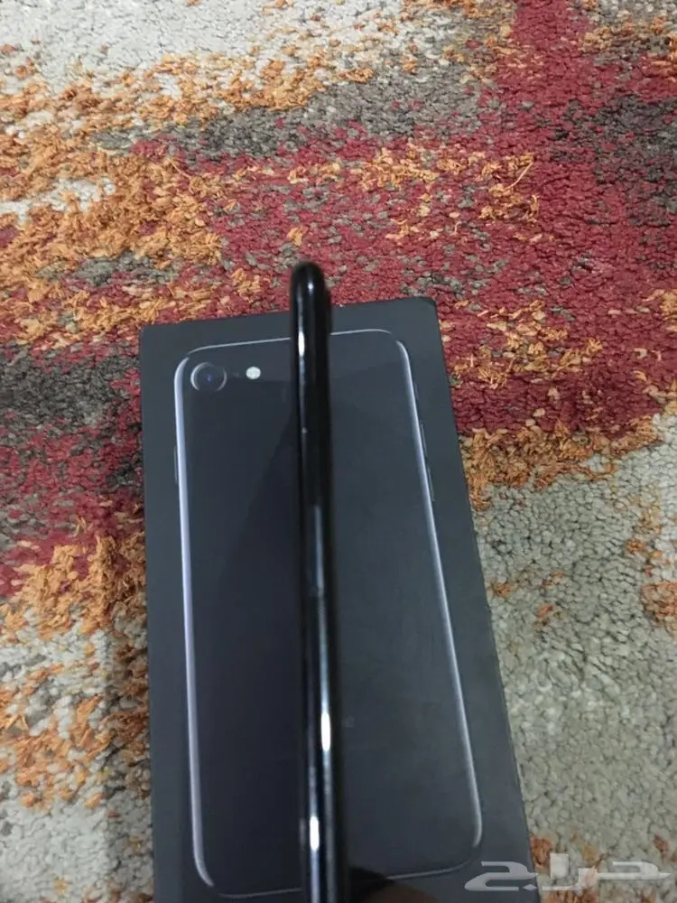 ايفون 7 اسود لامع 