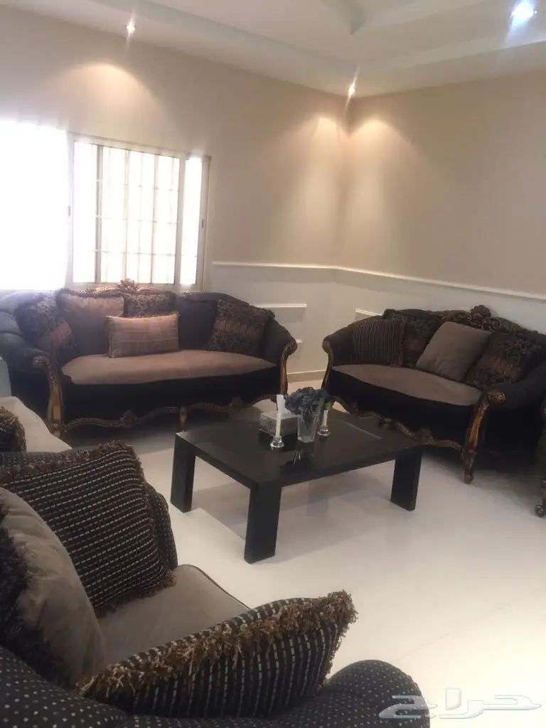 كنب فخم للبيع ب1500 ريال 