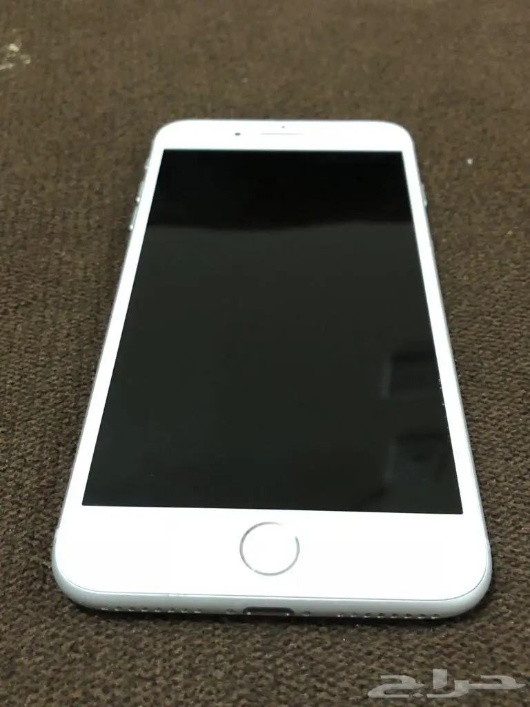 ايفون 8 بلس - فضي - 256GB - بحالة زي الجديد!