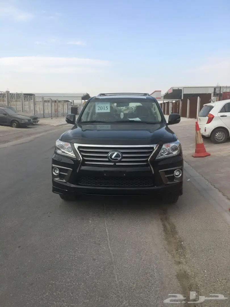  لكزس LX 570 موديل 2015 فل ماشي 1400كم  (image 2)