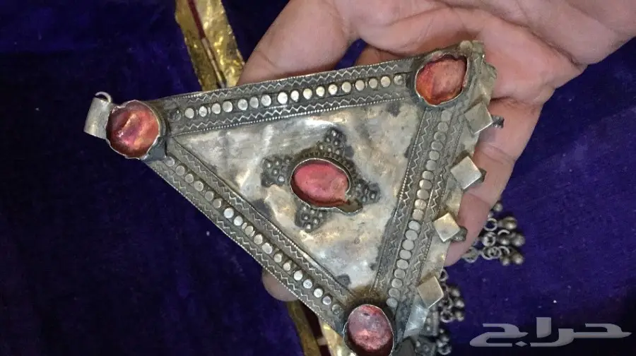 مقتنى أثرية: فضة قديمة وصندوق نحاس تاريخي (image 8)