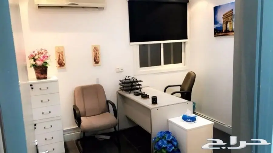 مكاتب مؤثثه للايجار ب1250