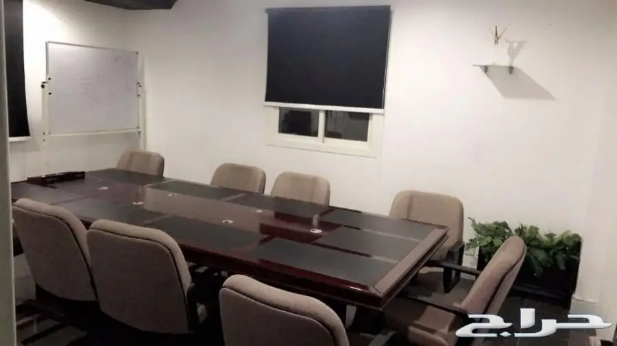 مكاتب مؤثثه للايجار ب1250 (image 2)