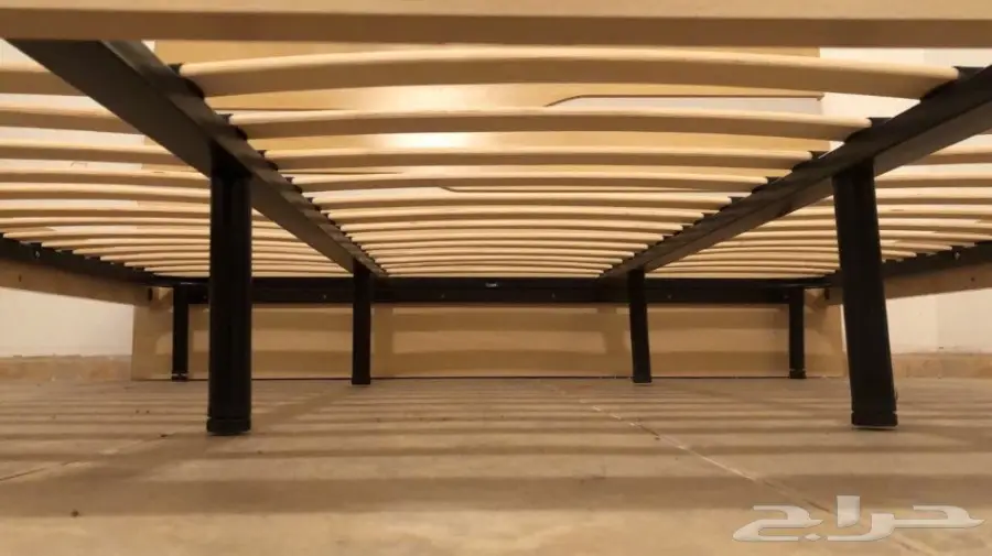 سرير نفرين2كومدينه خشبي للبيع (image 1)