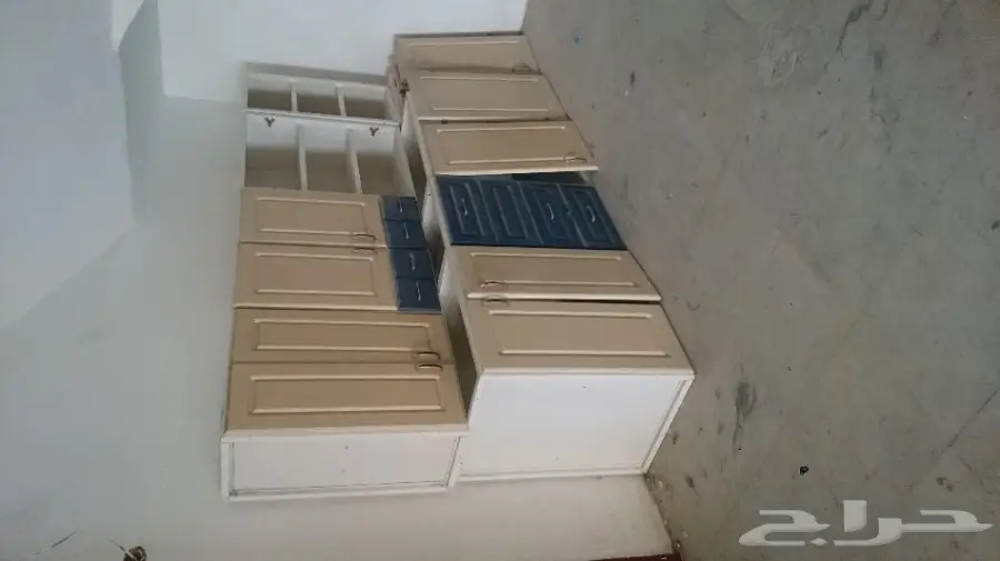 دولاب مطبخ ابواب خشب صناعة العيدروس