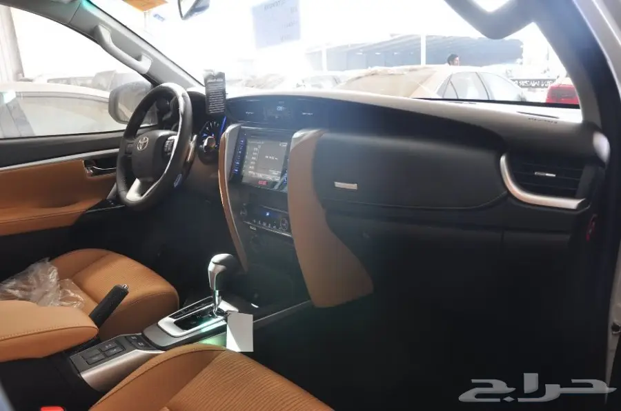 تويوتا فورتشنرVX2 2018 سعودي 6 سلندر 132000 (image 8)