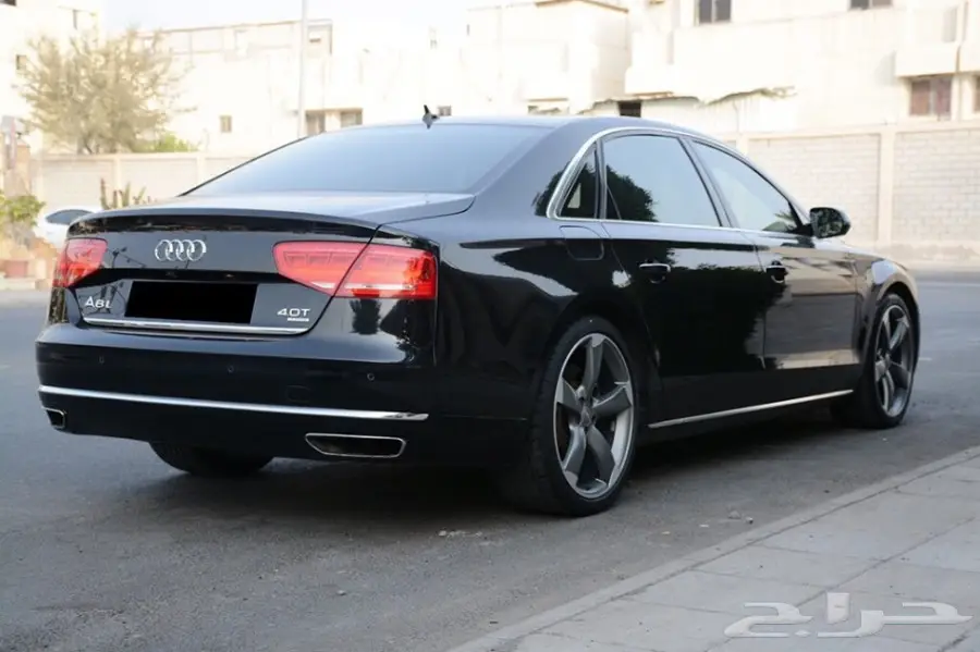 اودي  A8مخزن  نظيف جدا للبيع 