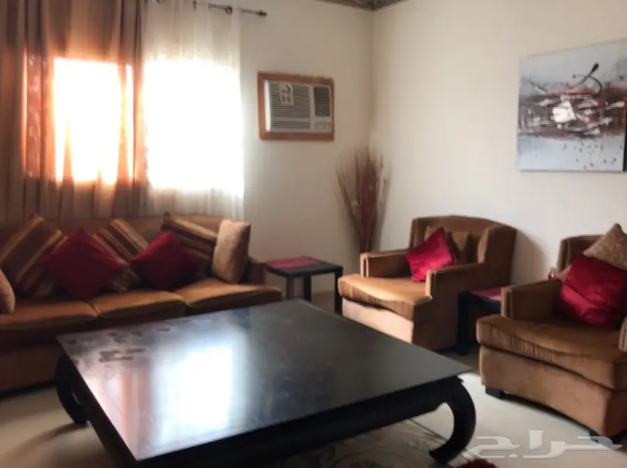 طقم كنب مع طاولة وسط (image 1)