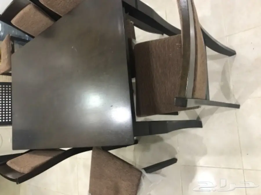 طاولة طعام للبيع