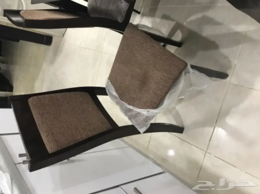 طاولة طعام للبيع (image 1)