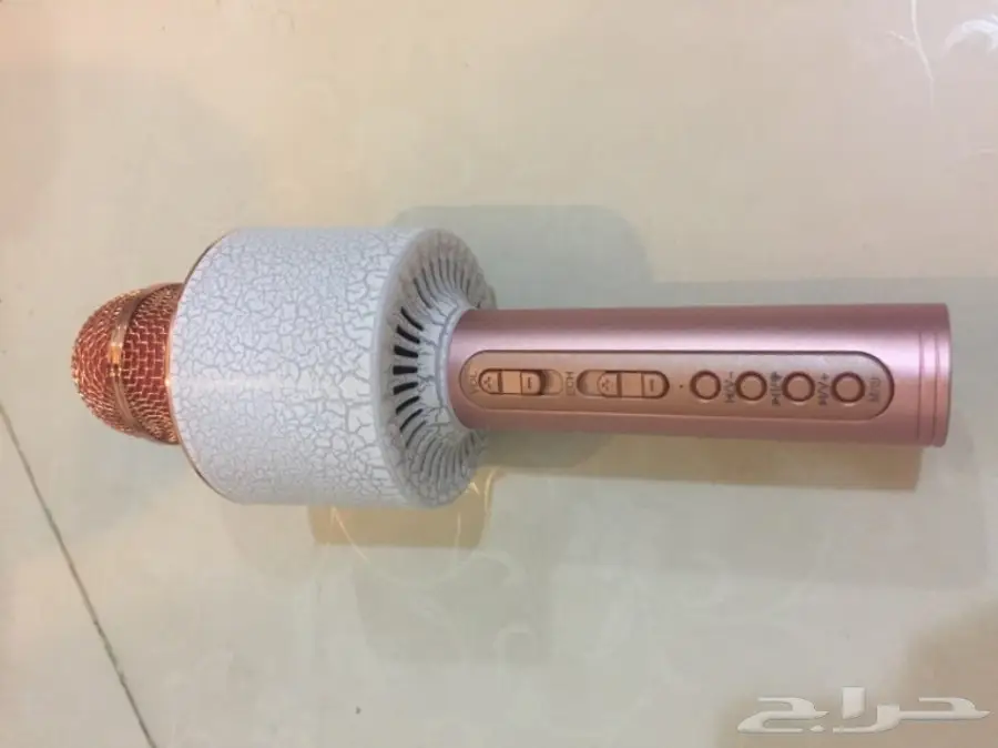 للبيع 2 مكرفون لاسلكي  2 كفر مع شاحن أيفون   (image 1)