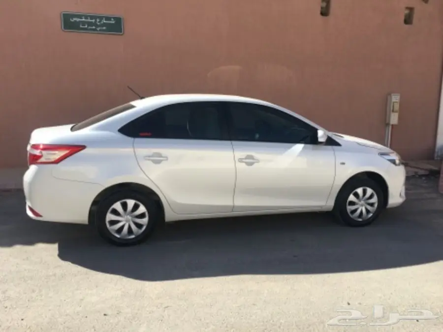 للبيع يارس 2017 ابيض تماتيك... تم تنزيل الحد 