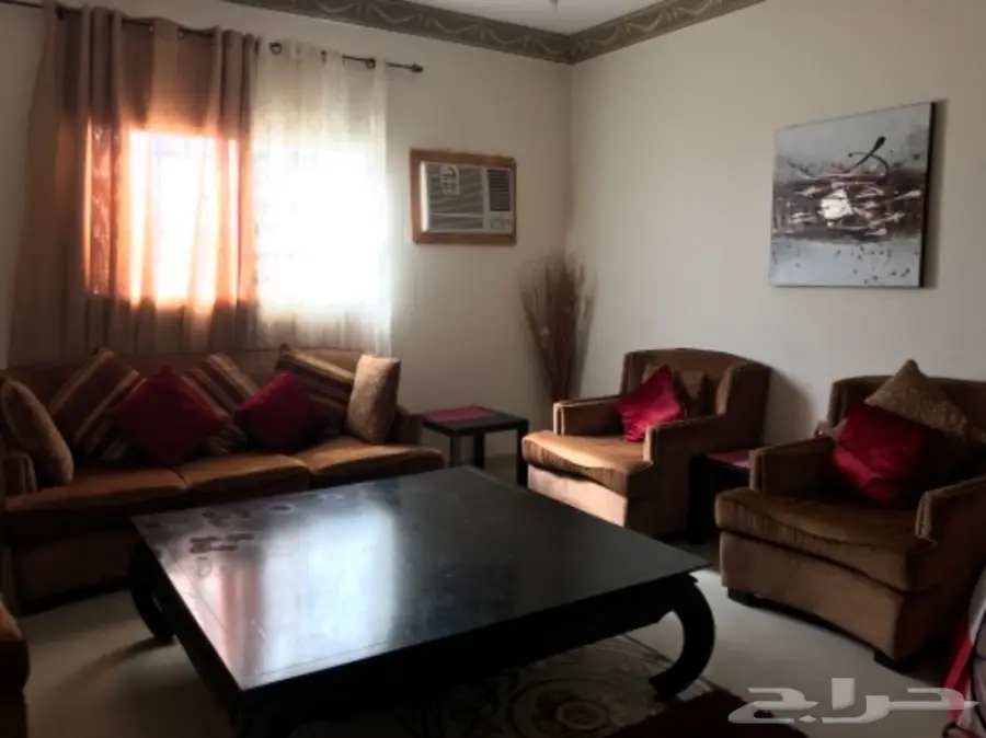 طقم كنب مع طاولة وسط (image 2)