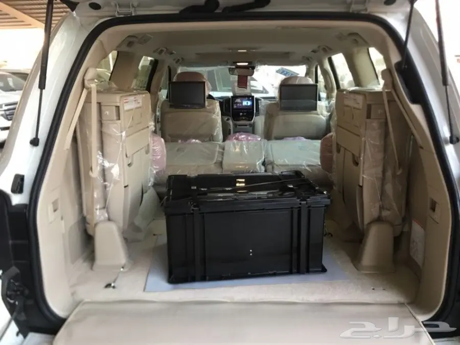 لاند كروزر-VXS -فى اكس اس-2018 - 8 سلندر 5.7 (image 10)