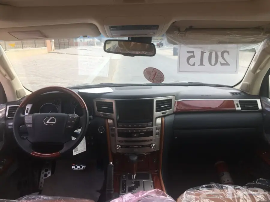  لكزس LX 570 موديل 2015 فل ماشي 1400كم  (image 4)