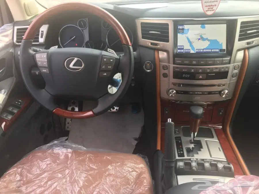  لكزس LX 570 موديل 2015 فل ماشي 1400كم  (image 5)