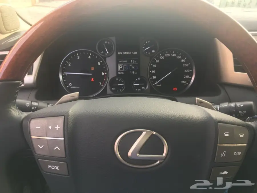  لكزس LX 570 موديل 2015 فل ماشي 1400كم  (image 7)