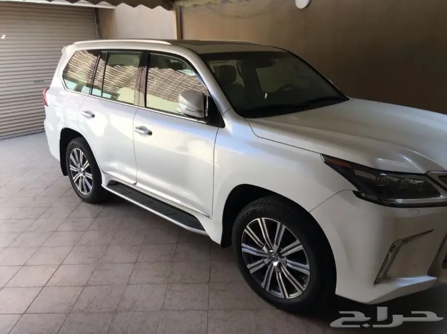 لكزس 2017 كامل المواصفات 