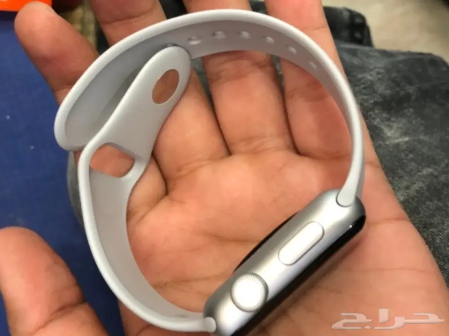 Apple watch series 3 42mm (image 4)