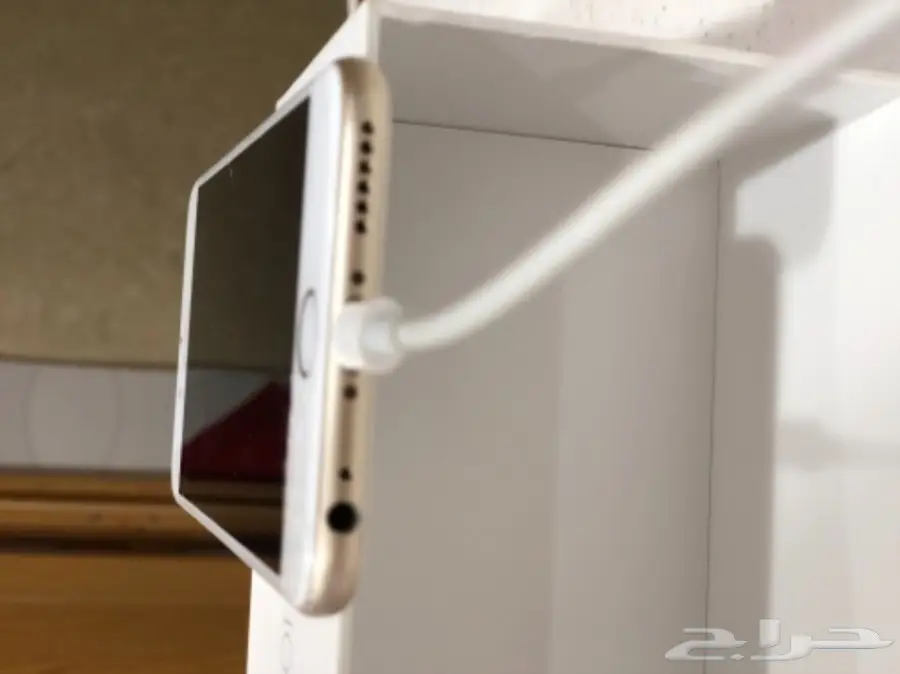للبيع ايفون 6 ذهبي  (image 1)