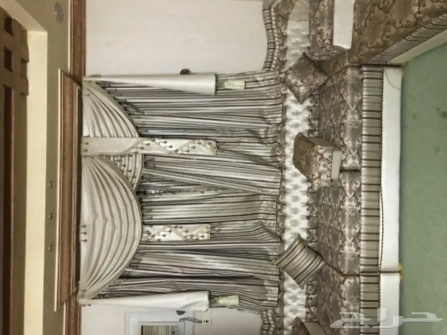 اثاث غرفة نظيف وبجوده ممتازه (image 1)