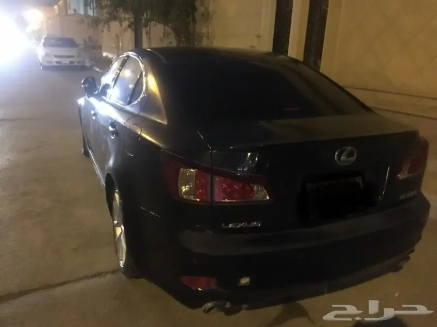 لكزس Is 300 2011 للبيع (image 1)